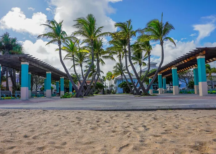 2Br Near The Beach !Walk 2 Everything!